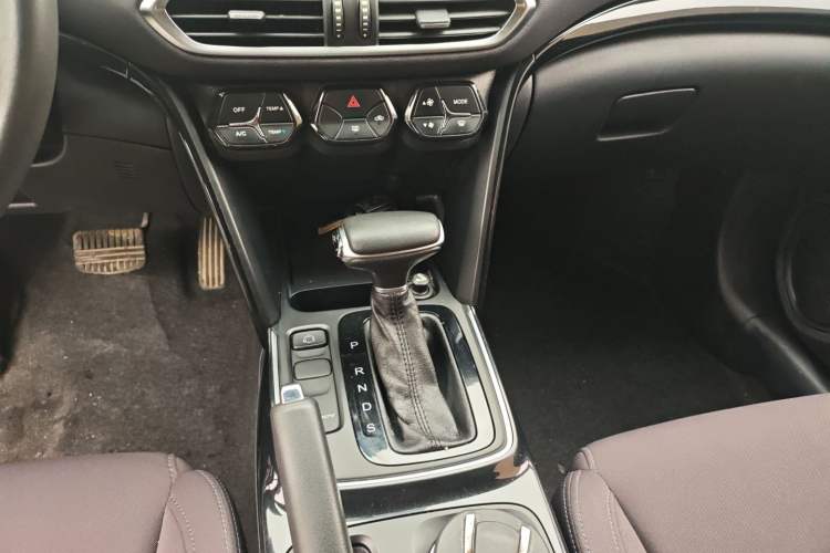 Used GAC Trumpchi GS4 2018 200T G-DCT Two-Wheel Drive Comfort Edition Gear Lever