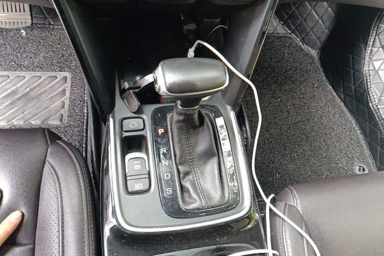 Used GAC Trumpchi GS4 2018 235T Automatic Two-Wheel Drive Luxury Smart Connectivity Millionth Anniversary Edition Gear Lever