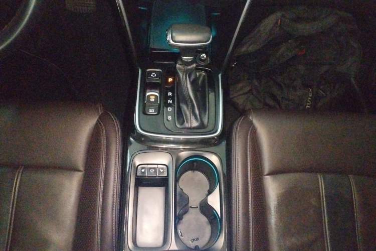 Used GAC Trumpchi GS4 2018 235T Automatic Two-Wheel-Drive Supreme Edition Gear Lever