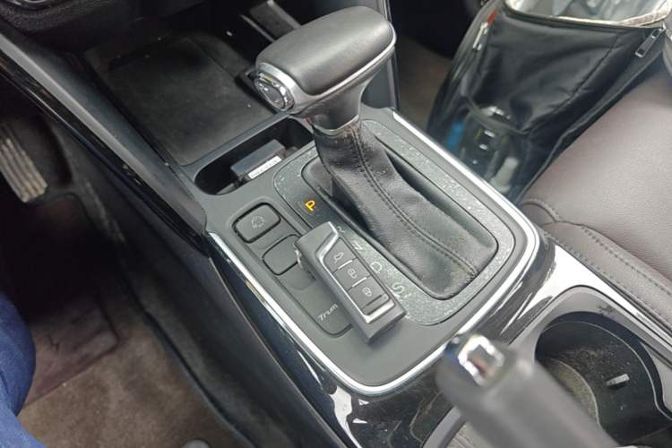 Used GAC Trumpchi GS4 2018 200T G-DCT Two-Wheel Drive Elite Edition Gear Lever