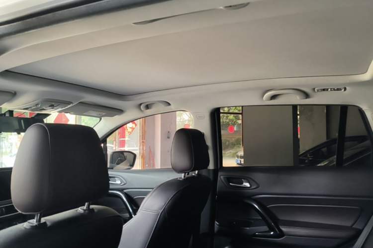 Used GAC Trumpchi GS4 2018 235T Automatic Two-Wheel Drive Luxury Smart Connectivity Millionth Anniversary Edition Headliner
