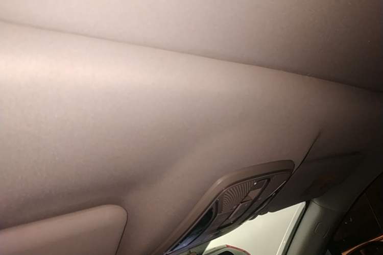 Used GAC Trumpchi GS4 2018 235T Automatic Two-Wheel Drive Luxury Smart Connectivity Millionth Anniversary Edition Headliner