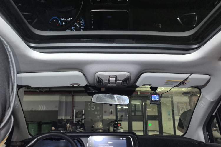 Used GAC Trumpchi GS4 2018 235T Automatic Two-Wheel Drive Luxury Smart Connectivity Millionth Anniversary Edition Headliner