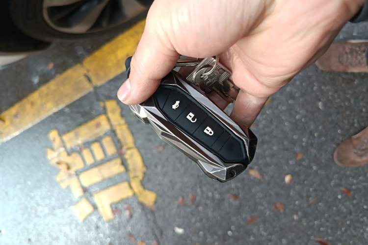 Used GAC Trumpchi GS4 2018 235T Automatic Two-Wheel Drive Luxury Smart Connectivity Version Interior 1