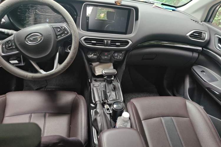 Used GAC Trumpchi GS4 2018 200T G-DCT Two-Wheel Drive Elite Edition Interior 2