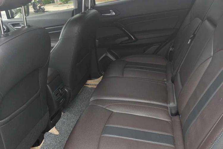 Used GAC Trumpchi GS4 2018 235T Automatic Two-Wheel Drive Luxury Smart Connectivity Version Interior 2