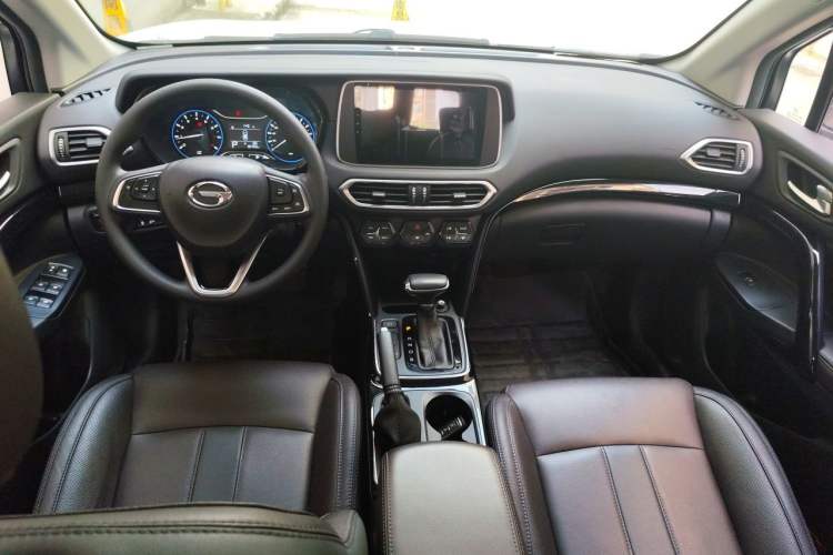 Used GAC Trumpchi GS4 2018 200T G-DCT Two-Wheel Drive Elite Edition Interior 2