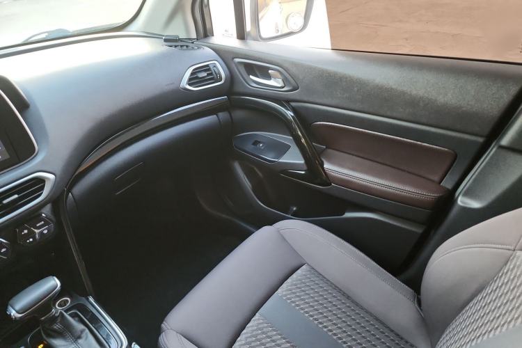 Used GAC Trumpchi GS4 2018 200T G-DCT Two-Wheel Drive Comfort Edition Interior 2