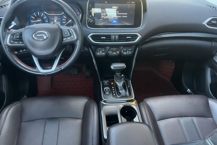 Used GAC Trumpchi GS4 2018 235T Automatic Two-Wheel Drive Luxury Smart Connectivity Millionth Anniversary Edition Interior 2