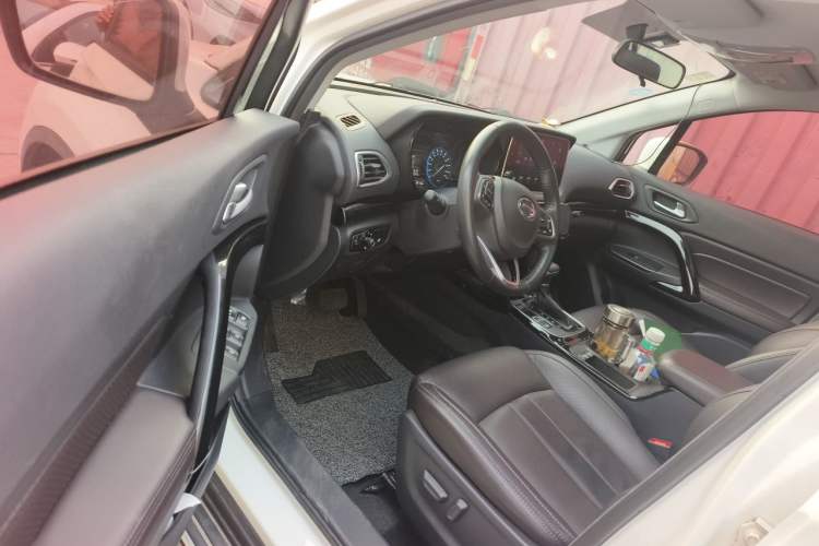 Used GAC Trumpchi GS4 2018 235T Automatic Two-Wheel Drive Luxury Smart Connectivity Version Interior 3