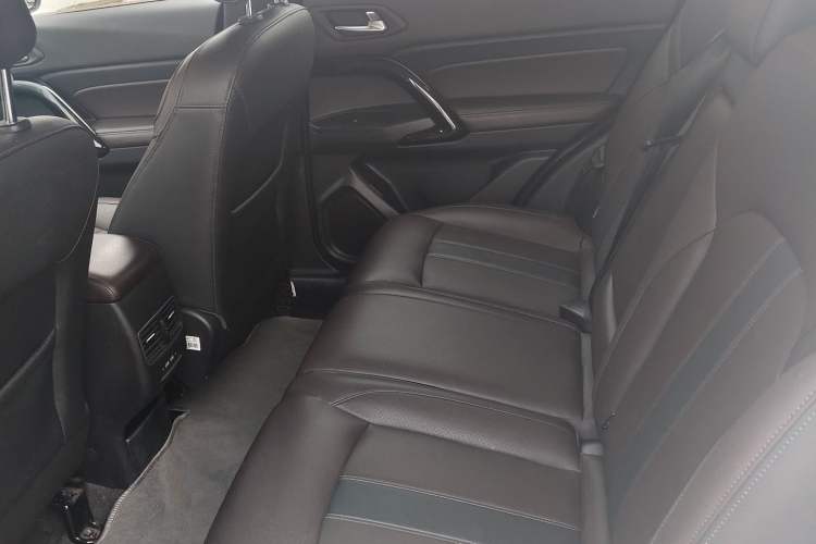 Used GAC Trumpchi GS4 2018 235T Automatic Two-Wheel Drive Elite Edition Interior 3