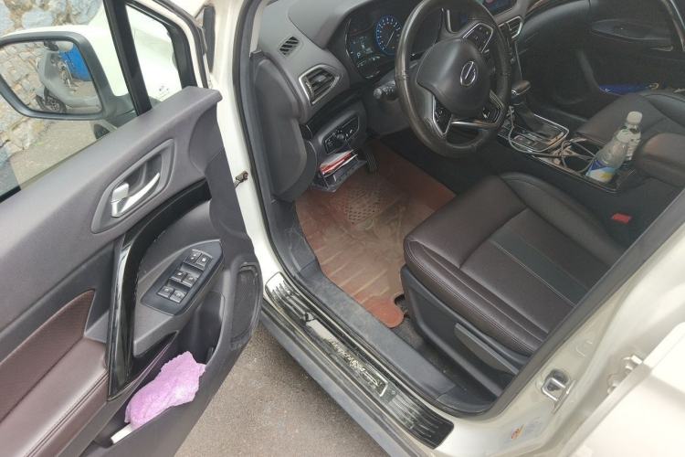 Used GAC Trumpchi GS4 2018 235T Automatic Two-Wheel Drive Elite Edition Interior 3