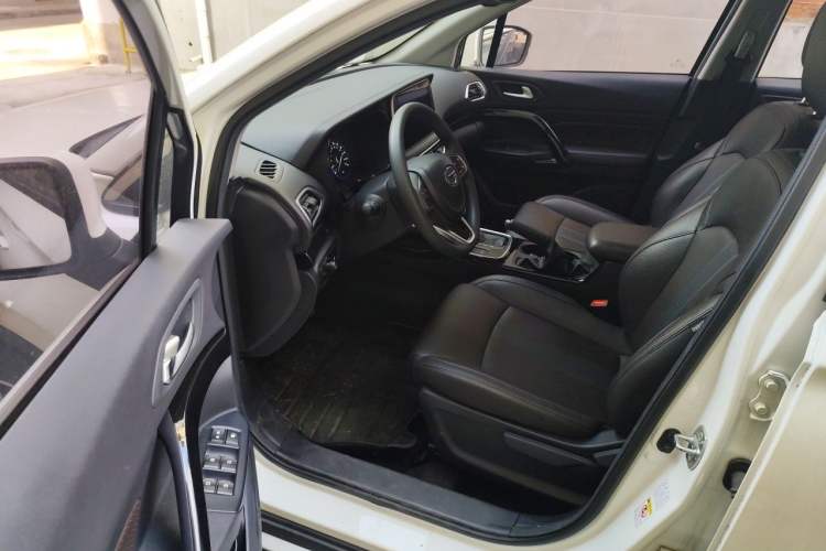 Used GAC Trumpchi GS4 2018 200T G-DCT Two-Wheel Drive Elite Edition Interior 3