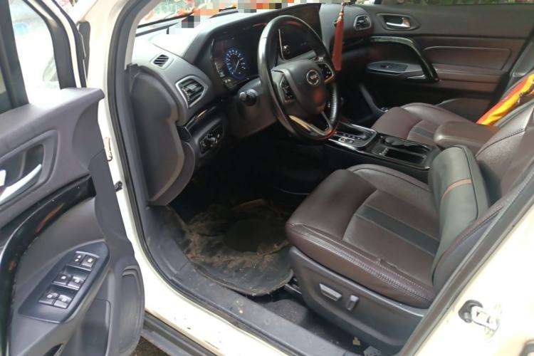 Used GAC Trumpchi GS4 2018 235T Automatic Two-Wheel Drive Luxury Smart Connectivity Version Interior 3