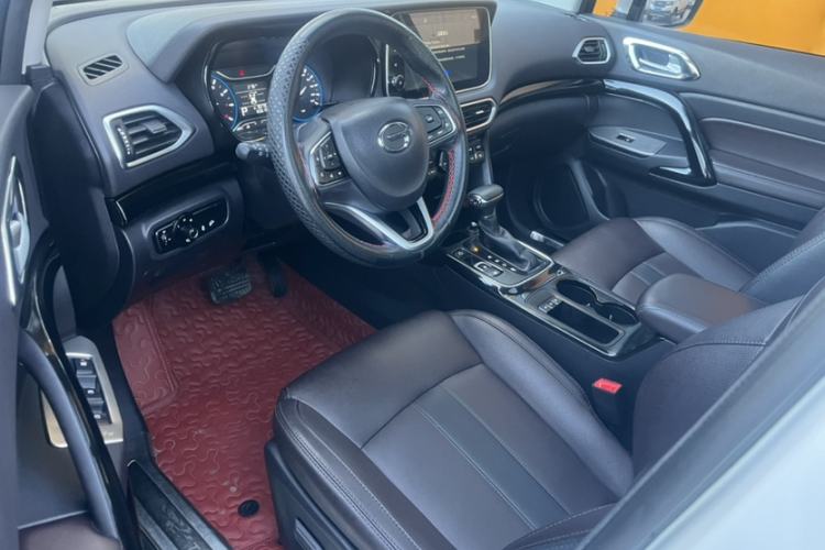 Used GAC Trumpchi GS4 2018 235T Automatic Two-Wheel Drive Luxury Smart Connectivity Millionth Anniversary Edition Interior 3