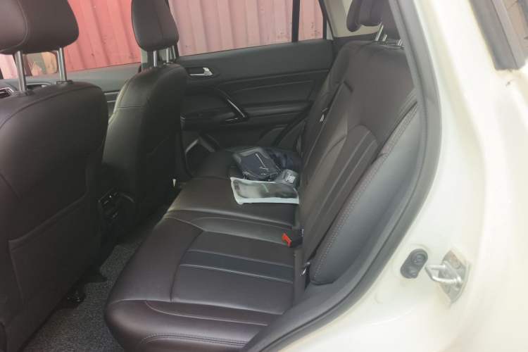 Used GAC Trumpchi GS4 2018 235T Automatic Two-Wheel Drive Luxury Smart Connectivity Version Interior 4