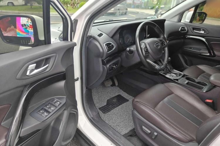 Used GAC Trumpchi GS4 2018 235T Automatic Two-Wheel Drive Luxury Smart Connectivity Version Interior 4