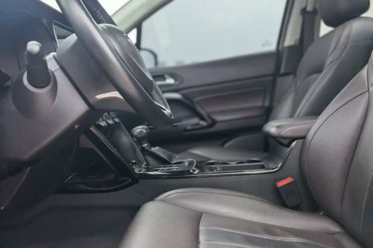 Used GAC Trumpchi GS4 2018 235T Automatic Two-Wheel-Drive Supreme Edition Interior 4