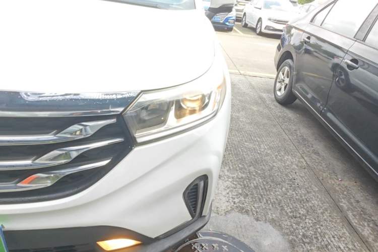 Used GAC Trumpchi GS4 2018 235T Automatic Two-Wheel Drive Luxury Smart Connectivity Version Left Front Headlight
