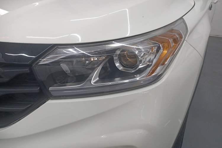 Used GAC Trumpchi GS4 2018 235T Automatic Two-Wheel Drive Elite Millionth Anniversary Edition Left Front Headlight