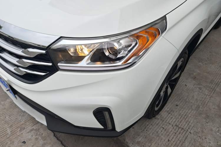 Used GAC Trumpchi GS4 2018 235T Automatic Two-Wheel Drive Luxury Smart Connectivity Version Left Front Headlight