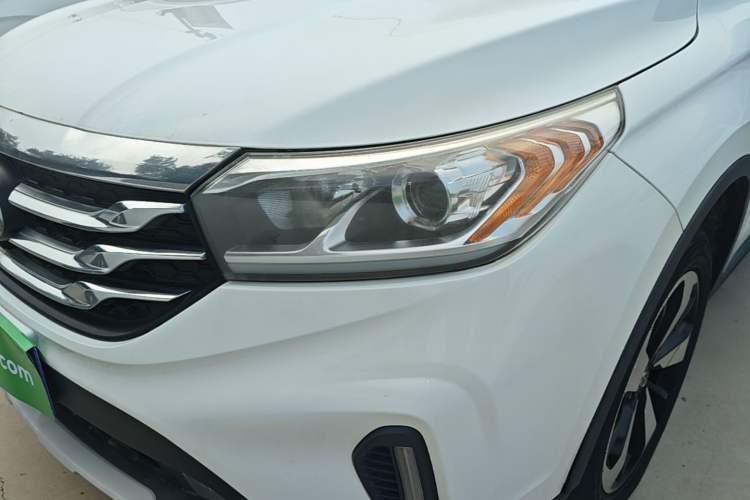 Used GAC Trumpchi GS4 2018 235T Automatic Two-Wheel Drive Luxury Smart Connectivity Version Left Front Headlight