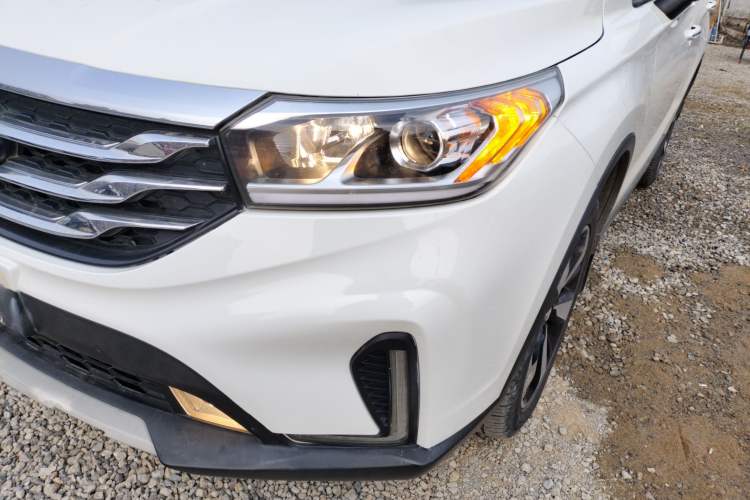 Used GAC Trumpchi GS4 2018 235T Automatic Two-Wheel Drive Luxury Smart Connectivity Version Left Front Headlight