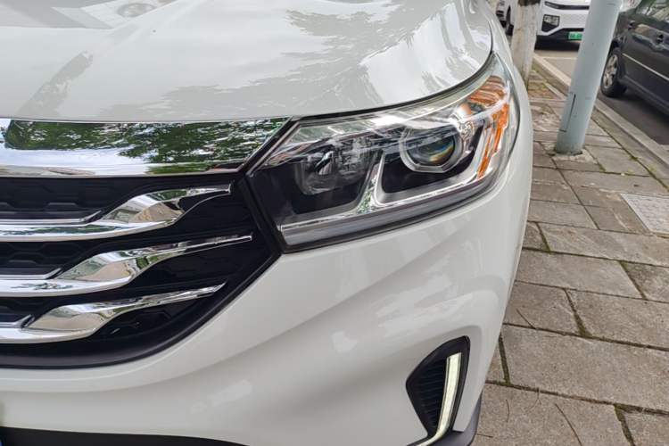 Used GAC Trumpchi GS4 2018 235T Automatic Two-Wheel Drive Luxury Smart Connectivity Version Left Front Headlight