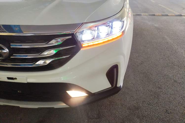 Used GAC Trumpchi GS4 2018 235T Automatic Two-Wheel-Drive Supreme Edition Left Front Headlight