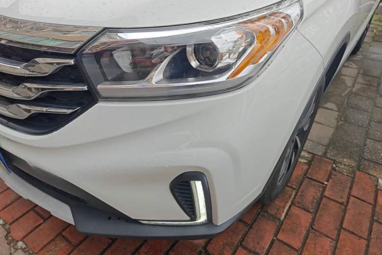 Used GAC Trumpchi GS4 2018 200T G-DCT Two-Wheel Drive Elite Edition Left Front Headlight