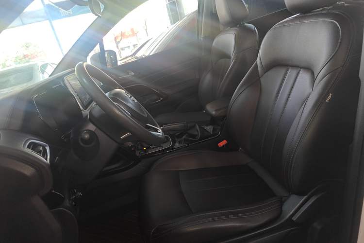 Used GAC Trumpchi GS4 2018 200T G-DCT Two-Wheel Drive Elite Edition Left Front Seat