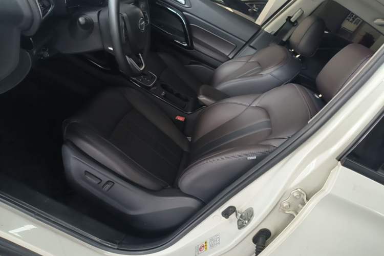Used GAC Trumpchi GS4 2018 235T Automatic Two-Wheel Drive Luxury Smart Connectivity Millionth Anniversary Edition Left Front Seat
