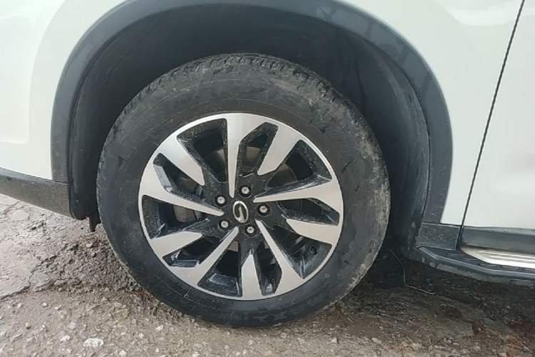 Used GAC Trumpchi GS4 2018 235T Automatic Two-Wheel Drive Elite Edition Left Front Wheel Hub