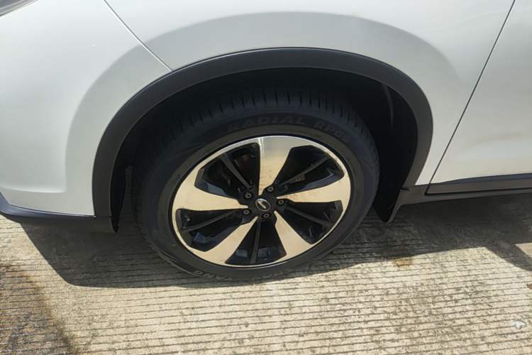 Used GAC Trumpchi GS4 2018 235T Manual Two-Wheel Drive Luxury Edition Left Front Wheel Hub