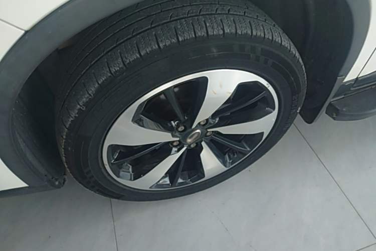 Used GAC Trumpchi GS4 2018 235T Automatic Two-Wheel Drive Luxury Smart Connectivity Version Left Front Wheel Hub