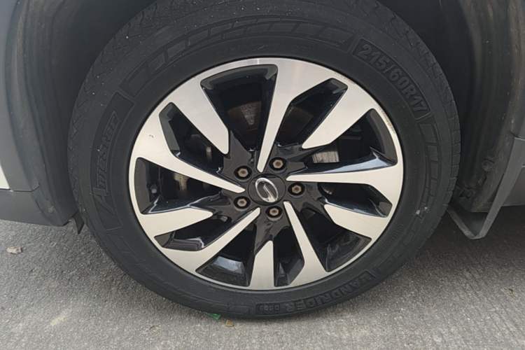 Used GAC Trumpchi GS4 2018 235T Automatic Two-Wheel Drive Elite Edition Left Front Wheel Hub