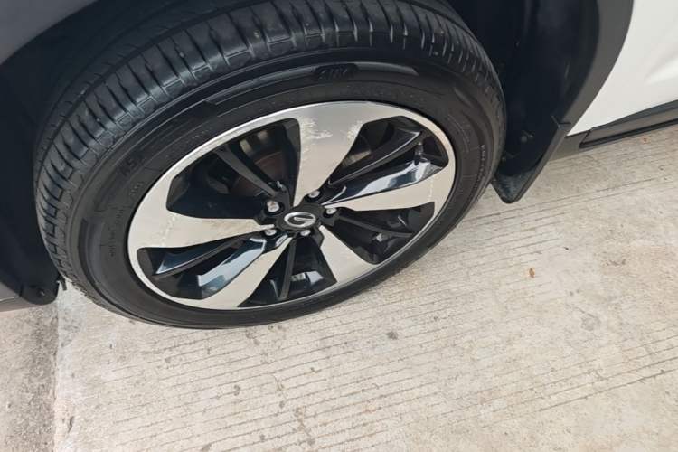 Used GAC Trumpchi GS4 2018 235T Automatic Two-Wheel Drive Luxury Smart Connectivity Version Left Front Wheel Hub