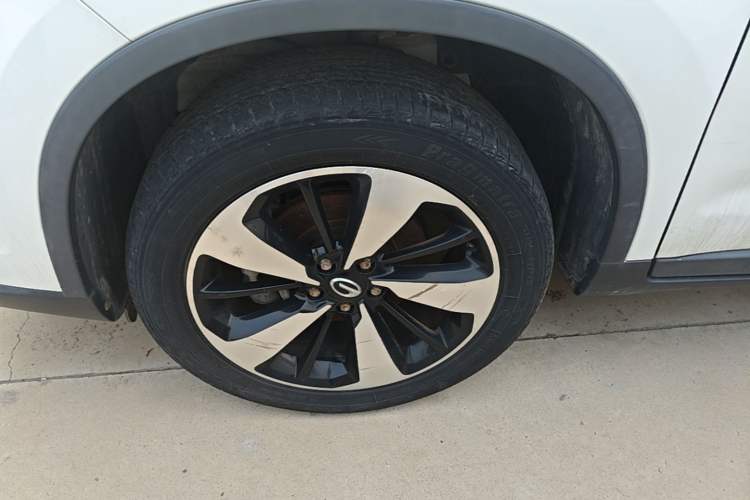 Used GAC Trumpchi GS4 2018 235T Automatic Two-Wheel Drive Luxury Smart Connectivity Version Left Front Wheel Hub
