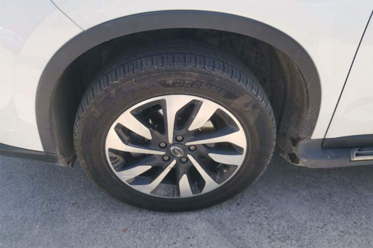 Used GAC Trumpchi GS4 2018 235T Automatic Two-Wheel Drive Elite Millionth Anniversary Edition Left Front Wheel Hub