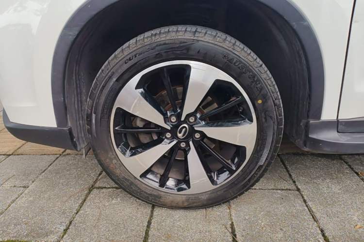 Used GAC Trumpchi GS4 2018 235T Automatic Two-Wheel Drive Luxury Smart Connectivity Version Left Front Wheel Hub