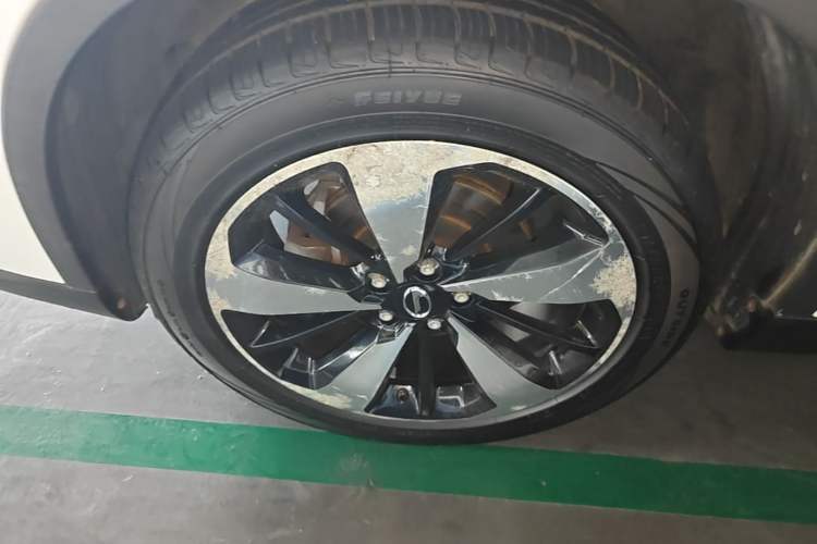 Used GAC Trumpchi GS4 2018 235T Automatic Two-Wheel Drive Luxury Smart Connectivity Version Left Front Wheel Hub