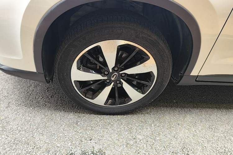 Used GAC Trumpchi GS4 2018 235T Automatic Two-Wheel Drive Luxury Smart Connectivity Version Left Front Wheel Hub