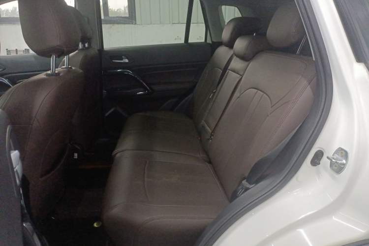 Used GAC Trumpchi GS4 2018 235T Automatic Two-Wheel Drive Elite Millionth Anniversary Edition Left Rear Seat