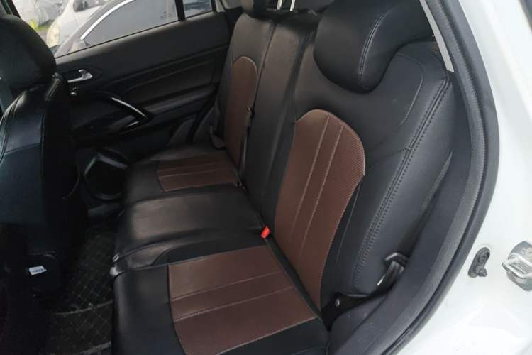 Used GAC Trumpchi GS4 2018 200T G-DCT Two-Wheel Drive Comfort Edition Left Rear Seat