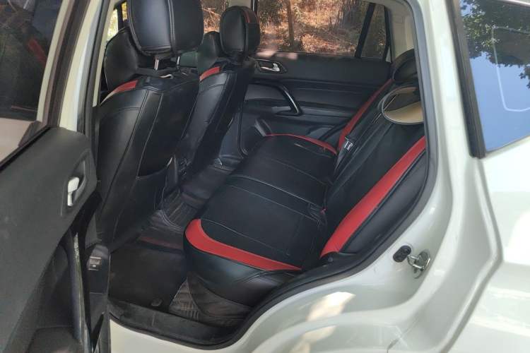 Used GAC Trumpchi GS4 2018 200T G-DCT Two-Wheel Drive Elite Edition Left Rear Seat
