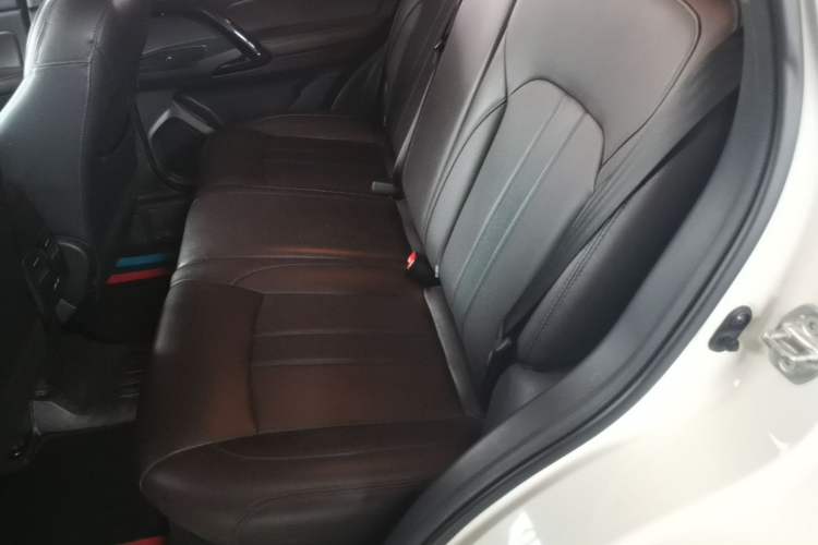 Used GAC Trumpchi GS4 2018 200T G-DCT Two-Wheel Drive Elite Edition Left Rear Seat