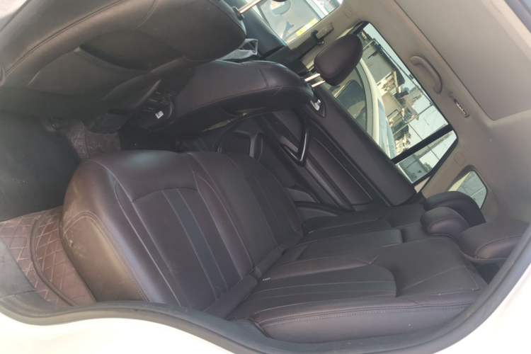 Used GAC Trumpchi GS4 2018 235T Automatic Two-Wheel Drive Elite Millionth Anniversary Edition Left Rear Seat