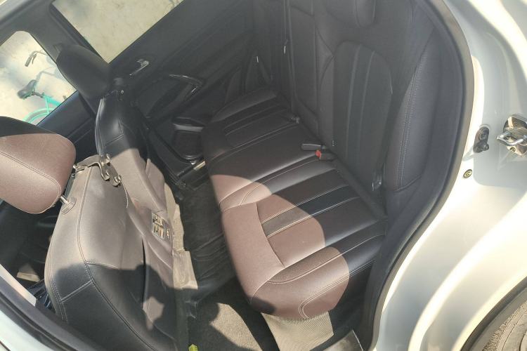 Used GAC Trumpchi GS4 2018 235T Automatic Two-Wheel-Drive Supreme Edition Left Rear Seat