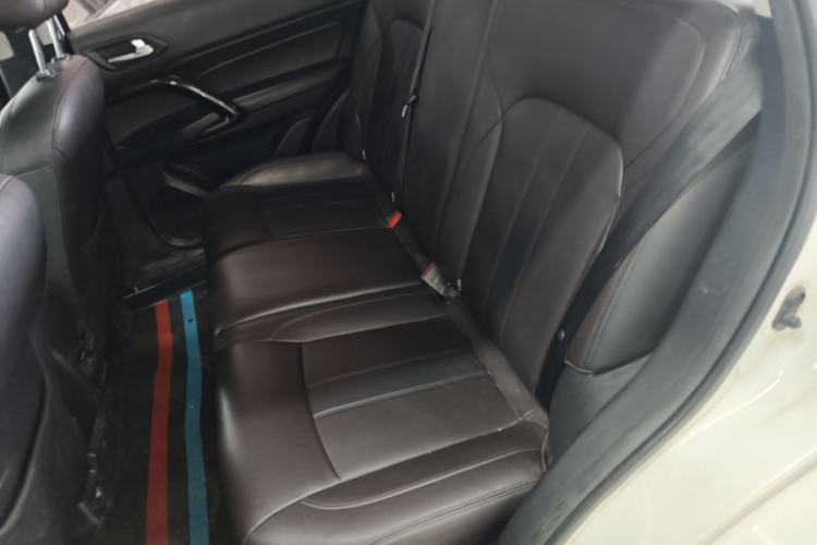 Used GAC Trumpchi GS4 2018 200T G-DCT Two-Wheel Drive Elite Edition Left Rear Seat