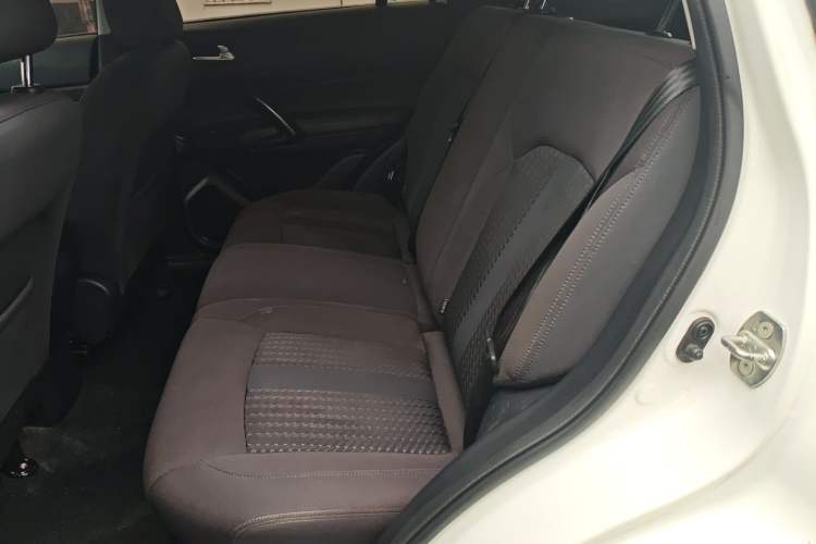 Used GAC Trumpchi GS4 2018 200T G-DCT Two-Wheel Drive Comfort Edition Left Rear Seat